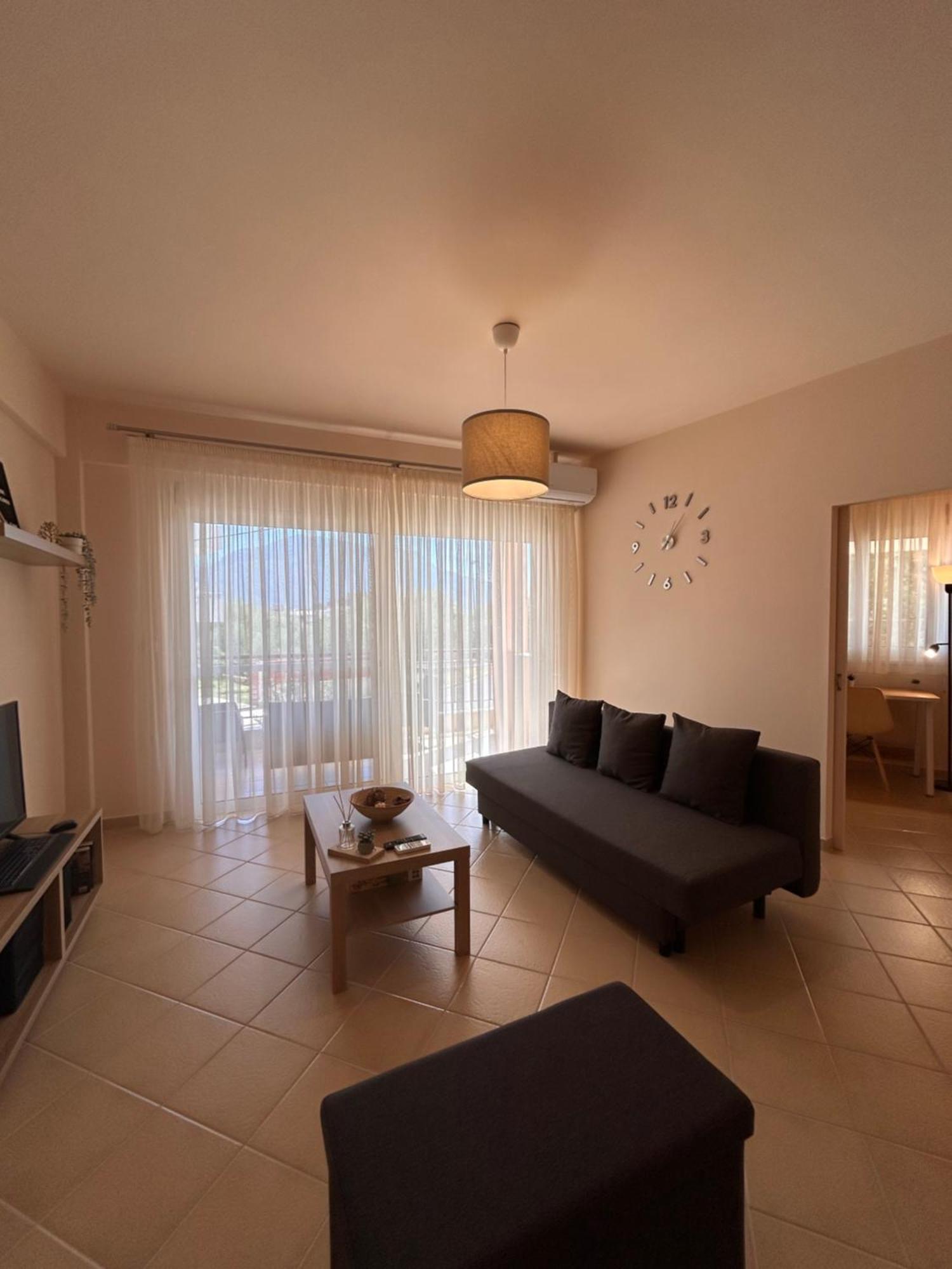 Feel At Home - Kalamata - Near The Center Exterior foto