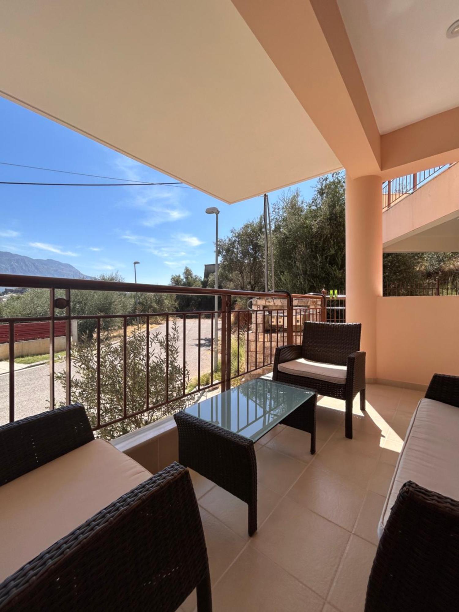 Feel At Home - Kalamata - Near The Center Exterior foto
