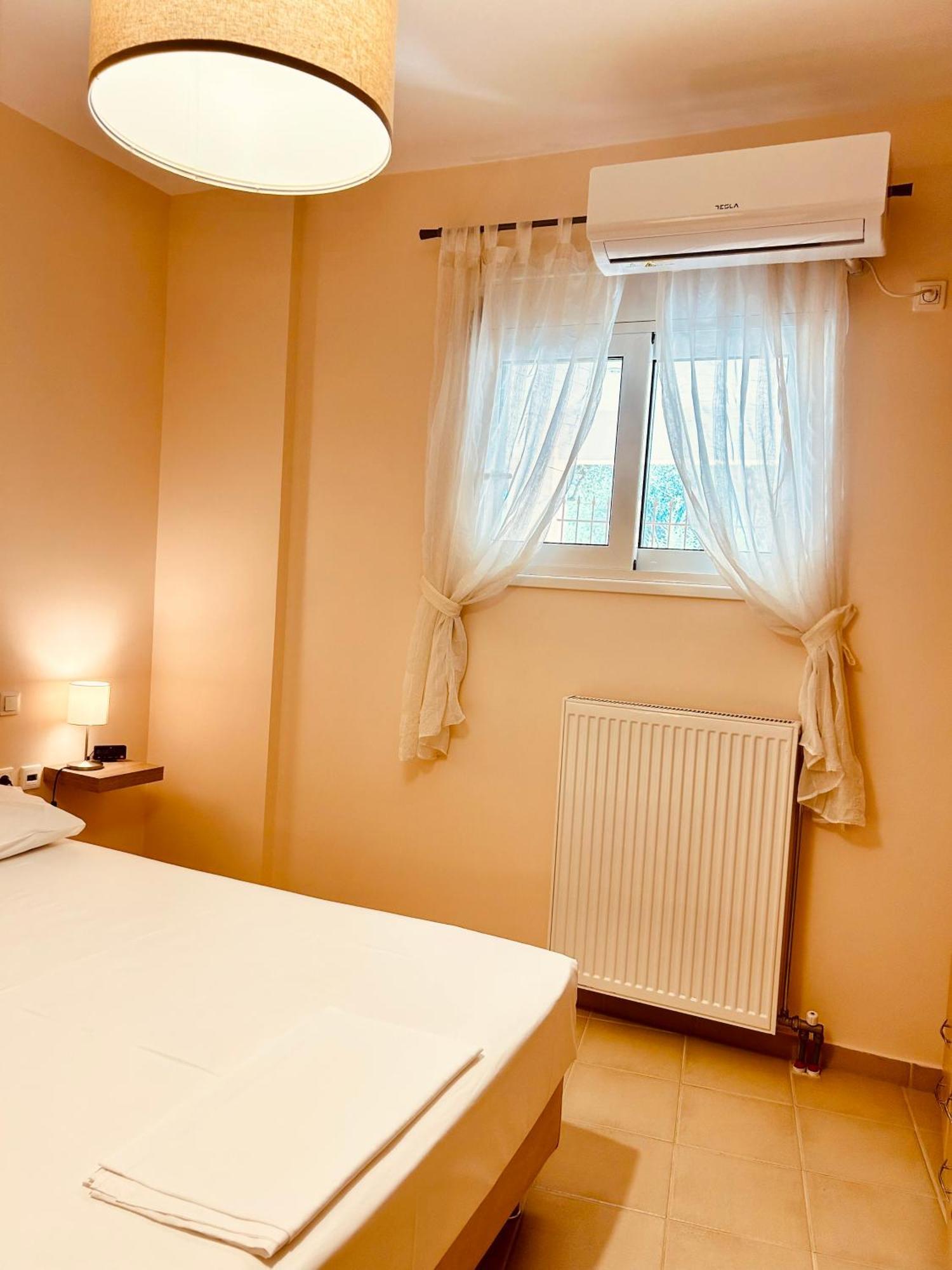 Feel At Home - Kalamata - Near The Center Exterior foto